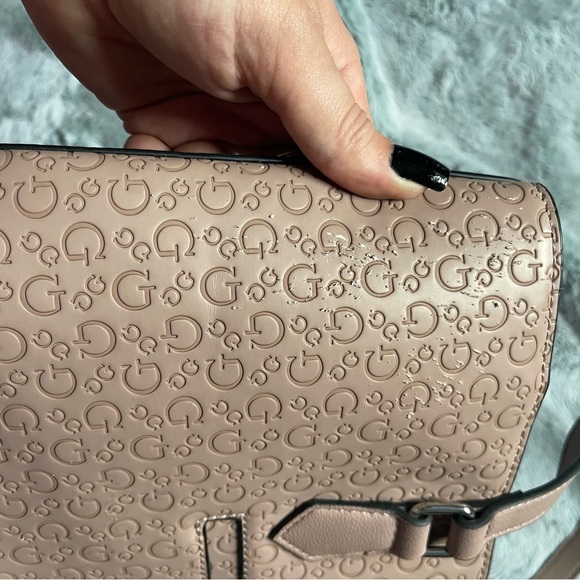 Blush Satchel Guess Handbag - Some Wear - Picture 6 of 14
